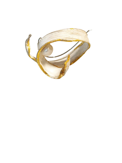 Prendedor cinta, oro y perlas