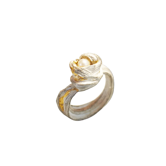 Anillo perla en nido. Plata y oro 24k